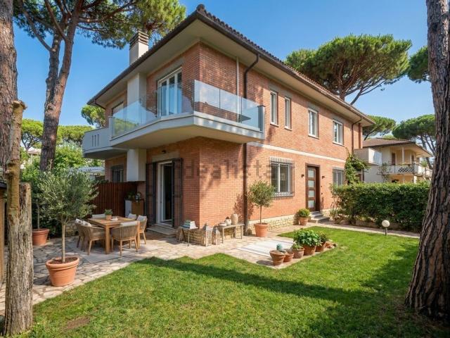 Villetta bifamiliare in vendita di 110 m² in Via Medaglie d&apos Oro
