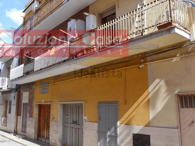 Villetta bifamiliare in vendita di 110 m² in Via Omero, 54