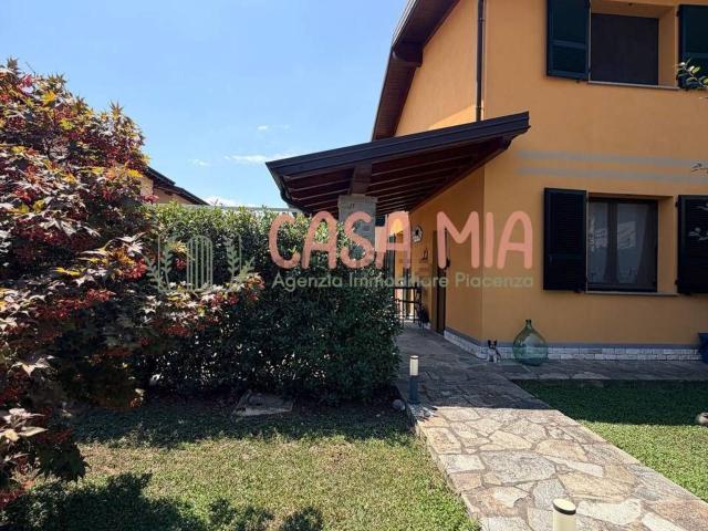 Villetta bifamiliare in vendita di 110 m² in Via P. Harris