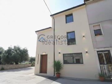 Villetta bifamiliare in vendita di 110 m² in Via Piave, 24
