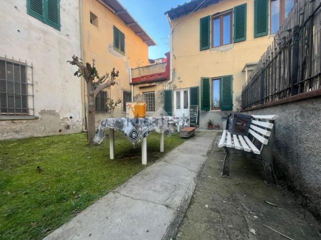 Villetta bifamiliare in vendita di 110 m² in Via Pistoiese, 457
