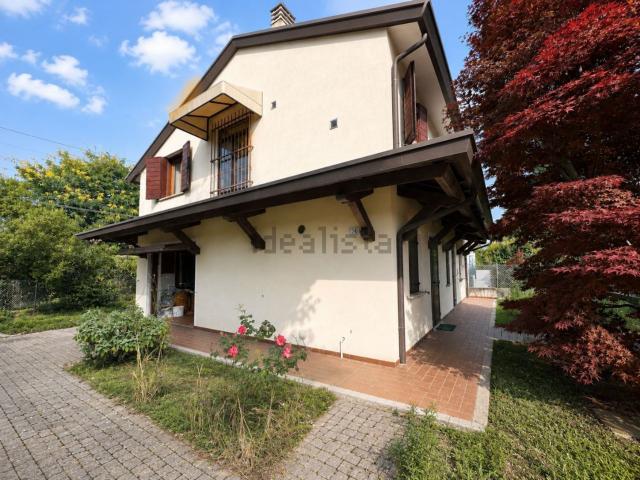 Villetta bifamiliare in vendita di 110 m² in Via Romana Aponense
