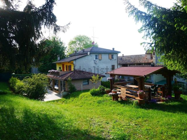 Villetta bifamiliare in vendita di 110 m² in Via Ronco