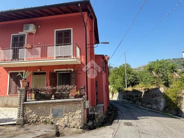 Villetta bifamiliare in vendita di 110 m² in Via Santo Stefano, 44