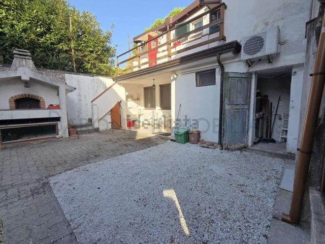 Villetta bifamiliare in vendita di 110 m² in Via San Martino
