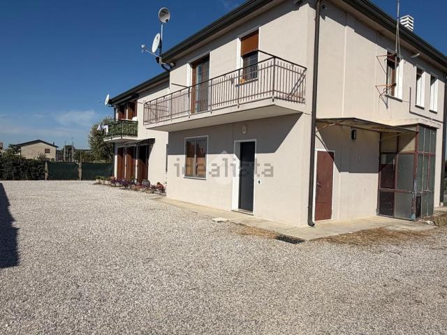 Villetta bifamiliare in vendita di 110 m² in Via Straelle di Rustega, 5895