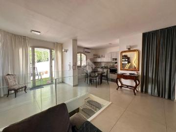 Villetta bifamiliare in vendita di 110 m² in Viale Magna Grecia, 100