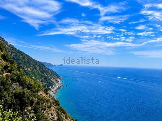 Villetta bifamiliare in vendita di 111 m² in Via Tramonti di Campiglia, 4