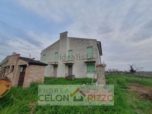 Villetta bifamiliare in vendita di 111 m² in Via Valchiesa, 4