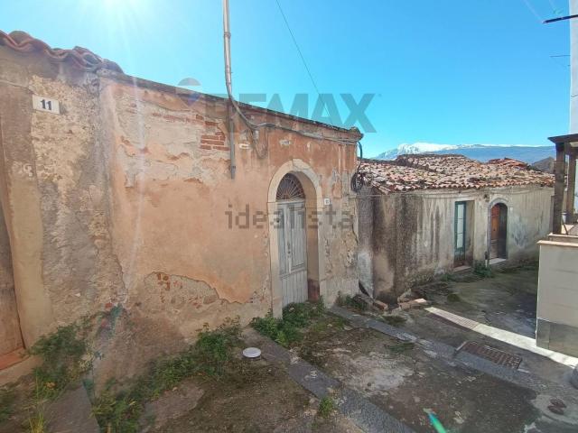 Villetta bifamiliare in vendita di 111 m² in Via Cesare Battisti, 9