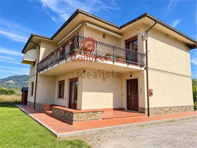 Villetta bifamiliare in vendita di 111 m² in Via di Stelle, 13