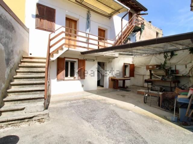 Villetta bifamiliare in vendita di 112 m² in Piazza S.Rocco, 32
