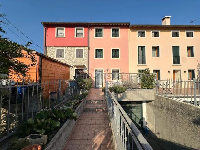 Villetta bifamiliare in vendita di 112 m² in Via Buonconsiglio, 32