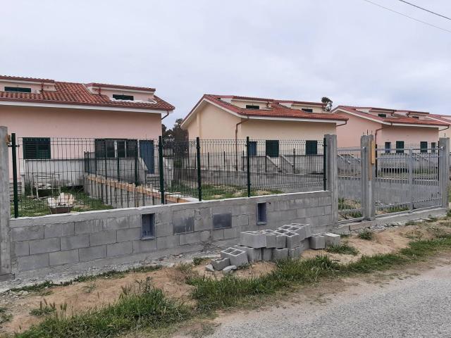 Villetta bifamiliare in vendita di 112 m² in Via delle Mimose, 5