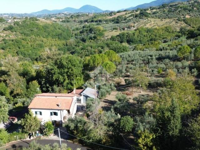Villetta bifamiliare in vendita di 112 m² in Via Fontanelle, 18