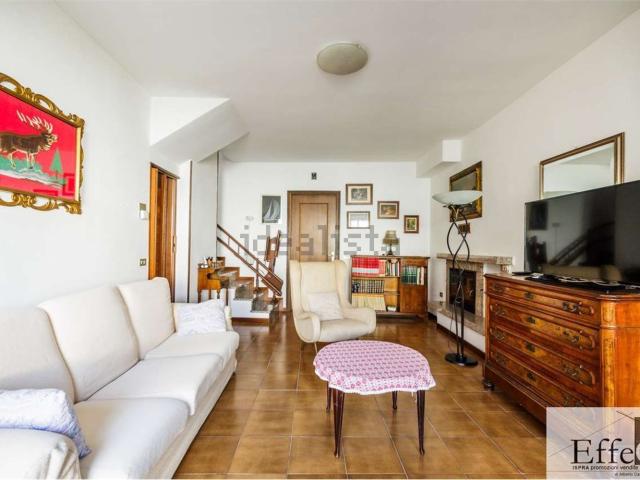Villetta bifamiliare in vendita di 112 m² in Via G. Matteotti, 35