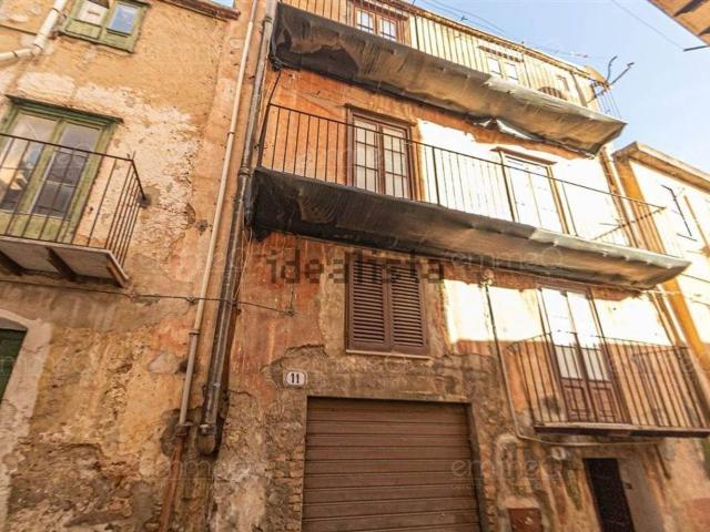 Villetta bifamiliare in vendita di 112 m² in Via Benedettini, 1