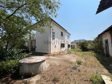 Villetta bifamiliare in vendita di 117 m² in Via Agnone