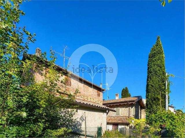 Villetta bifamiliare in vendita di 117 m² in Via Comparoni, 12