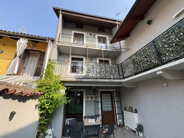 Villetta bifamiliare in vendita di 117 m² in Via dei Fiori, 13