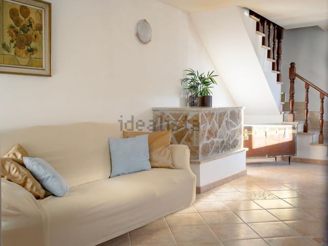 Villetta bifamiliare in vendita di 117 m² in Via Monticelli, 14