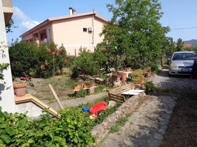 Villetta bifamiliare in vendita di 114 m² in Via Brigata Sassari