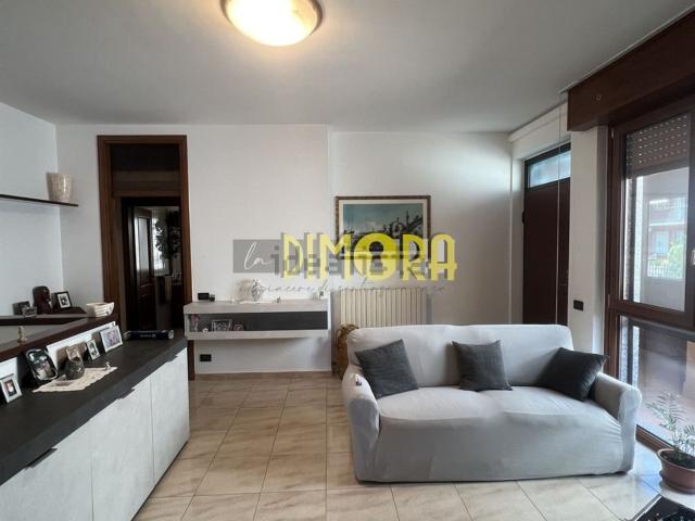 Villetta bifamiliare in vendita di 114 m² in Via Francesco Petrarca