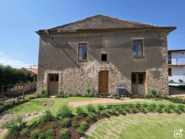Villetta bifamiliare in vendita di 115 m² in Via Chiaiamari, 1