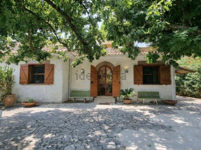 Villetta bifamiliare in vendita di 115 m² in Via del Principe Stanislao Poniatowskj