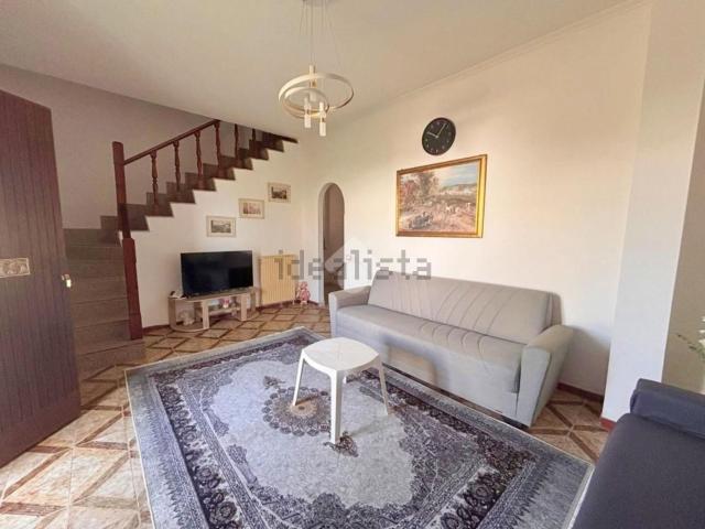 Villetta bifamiliare in vendita di 115 m² in Via di Colle Esquilino, 15