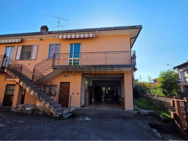 Villetta bifamiliare in vendita di 115 m² in Via Faraona