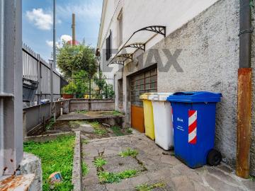 Villetta bifamiliare in vendita di 115 m² in Via Francesco Petrarca, 94