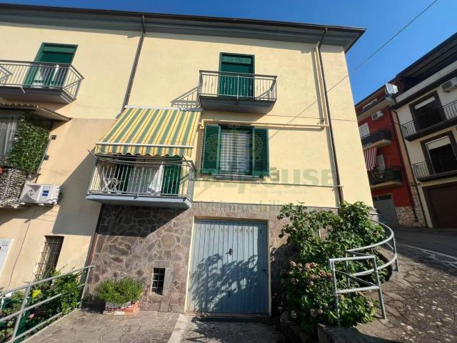 Villetta bifamiliare in vendita di 115 m² in Via Padre Semenza, 56