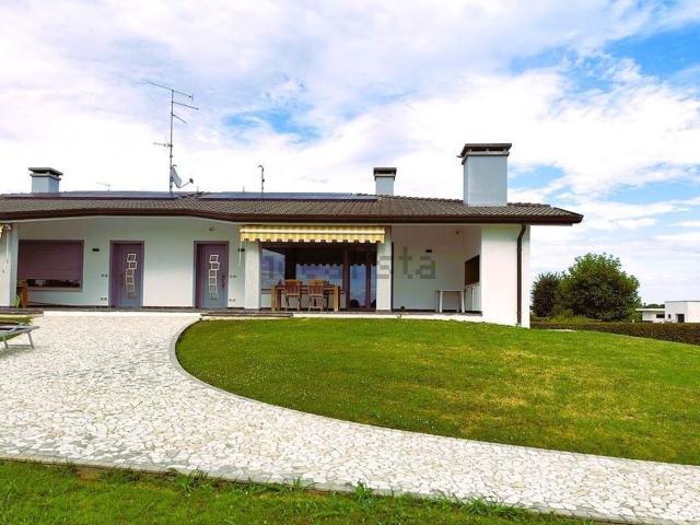 Villetta bifamiliare in vendita di 115 m² in Via Tisanella, 107