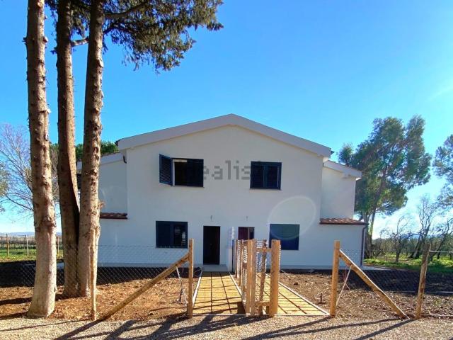 Villetta bifamiliare in vendita di 116 m² in Strada Provinciale Aquilaia