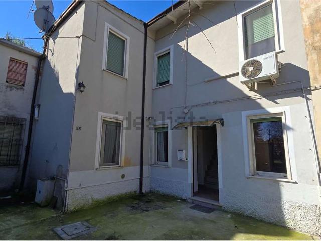 Villetta bifamiliare in vendita di 116 m² in Via Tasselli