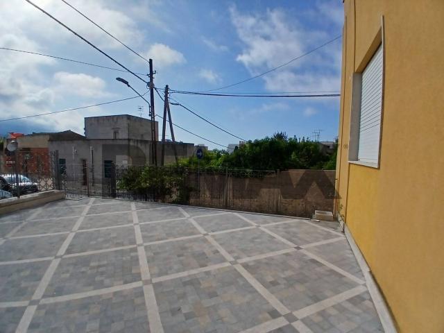 Villetta bifamiliare in vendita di 116 m² in Via Trapani, 27