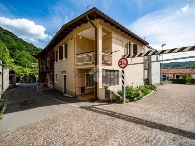 Villetta bifamiliare in vendita di 116 m² in Via Fontana, 10