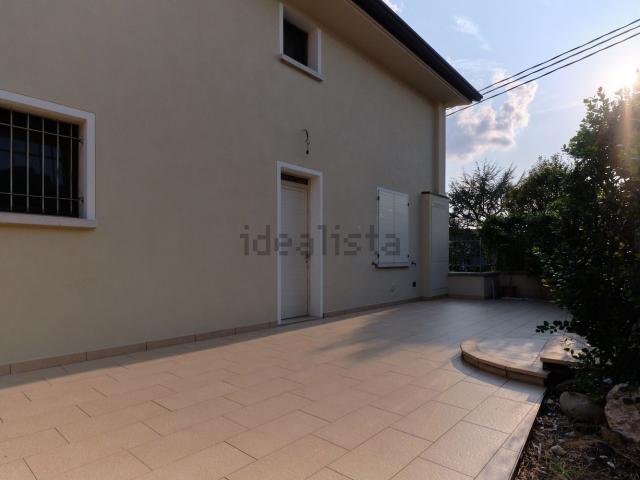 Villetta bifamiliare in vendita di 116 m² in Via Monte