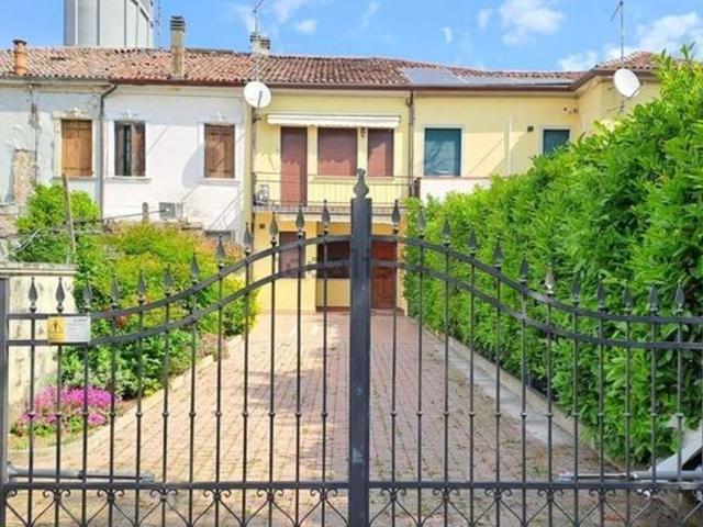 Villetta bifamiliare in vendita di 118 m² in Via C. Battisti