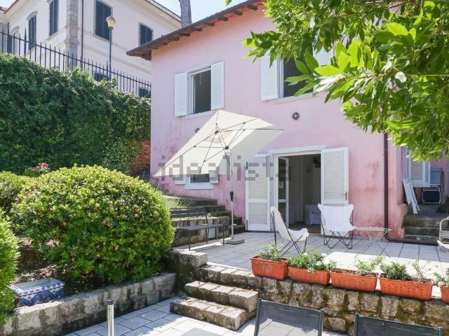 Villetta bifamiliare in vendita di 118 m² in Via della Fontanella