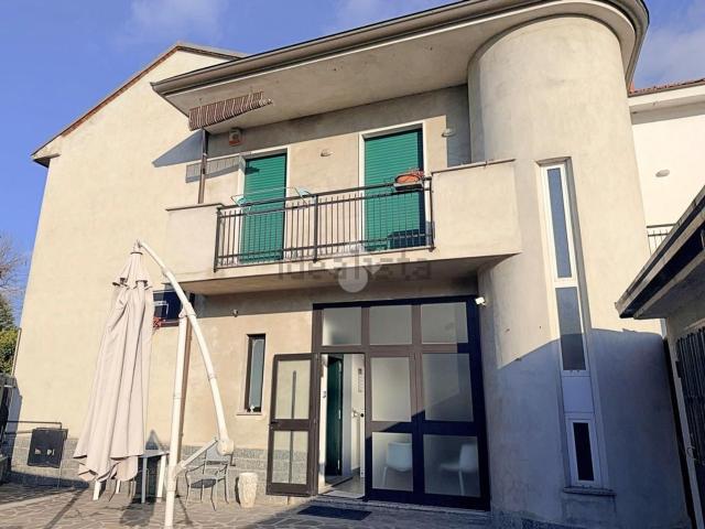 Villetta bifamiliare in vendita di 118 m² in Via Giovanni Cimabue, 1