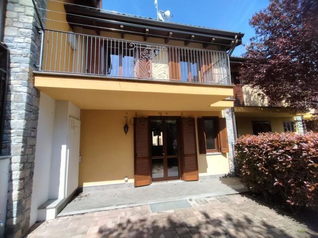 Villetta bifamiliare in vendita di 118 m² in Via Maiolo