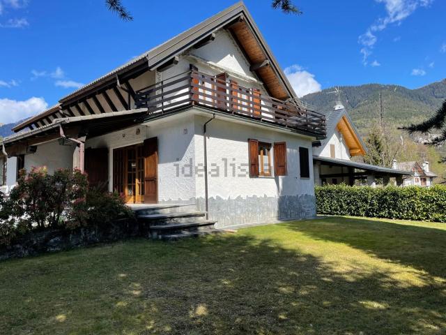 Villetta bifamiliare in vendita di 118 m² in Via Melezzo Siberia