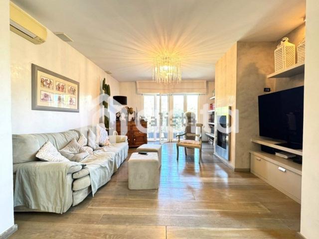Villetta bifamiliare in vendita di 160 m² in Via Nilo