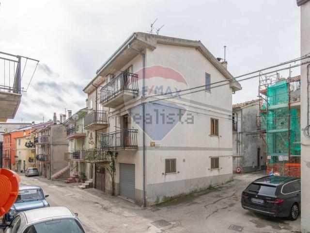 Villetta bifamiliare in vendita di 118 m² in Via Occidentale, 13