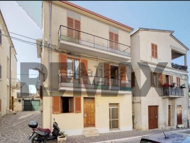 Villetta bifamiliare in vendita di 119 m² in Corso Adriatico, 39