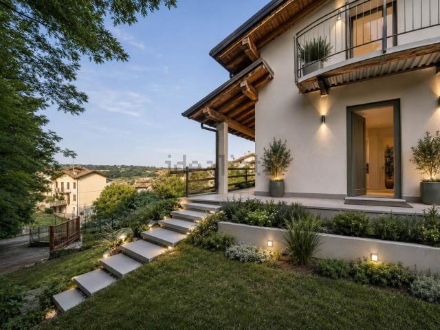 Villetta bifamiliare in vendita di 119 m² in Via Don Ronchi, 18