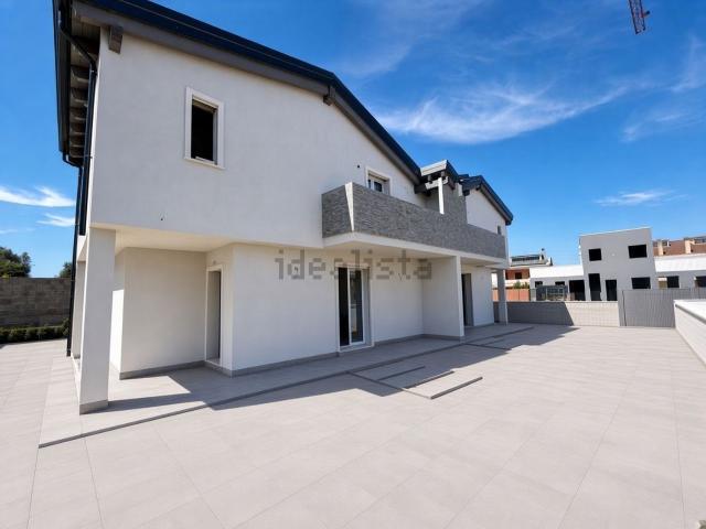 Villetta bifamiliare in vendita di 119 m² in Via Riccardo Simonetti