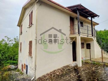 Villetta bifamiliare in vendita di 123 m² in Frazione Piano San Pietro